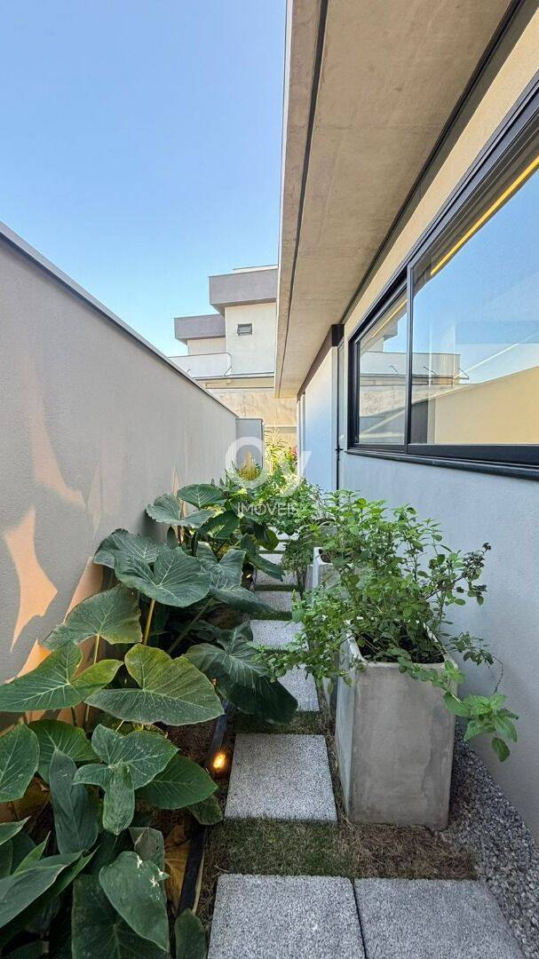 Casa com 3 dormitórios à venda, 239 m² por R$ 2.500.000,00 - Condomínio Residencial Monte Carlo - São José dos Campos/SP